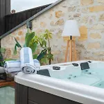 Apartment Rousseau - Jacuzzi & Cinema Dans *
