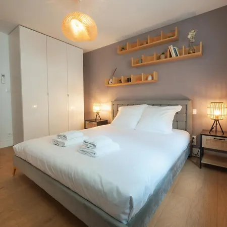 Rousseau - Jacuzzi & Cinema Dans