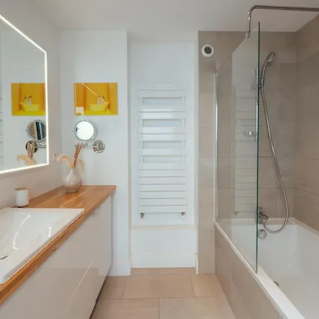 Rousseau - Jacuzzi & Cinema Dans Apartamento