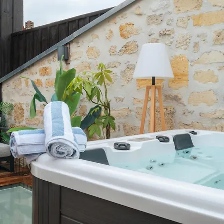 Daire Rousseau - Jacuzzi & Cinema Dans *
