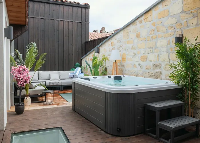 Rousseau - Jacuzzi & Cinema Dans Lejlighed