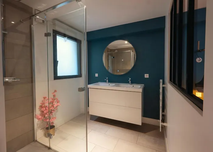 Rousseau - Jacuzzi & Cinema Dans Bordeaux