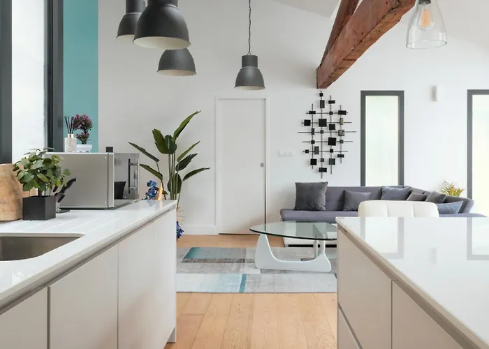 Rousseau - Jacuzzi & Cinema Dans Bordeaux