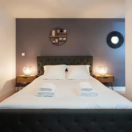 Rousseau - Jacuzzi & Cinema Dans