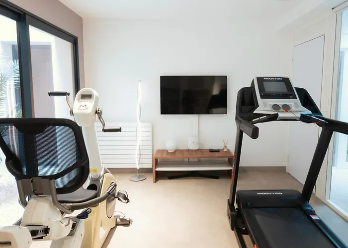 Rousseau - Jacuzzi & Cinema Dans * Bordeaux